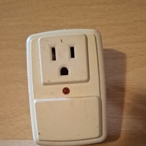 White Travel Surge Protector Outlet Adapter